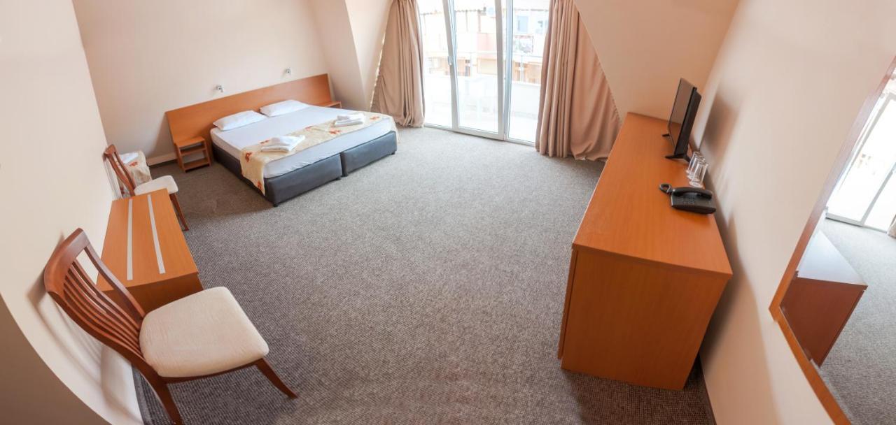 Hotel Eva Ravda Luaran gambar