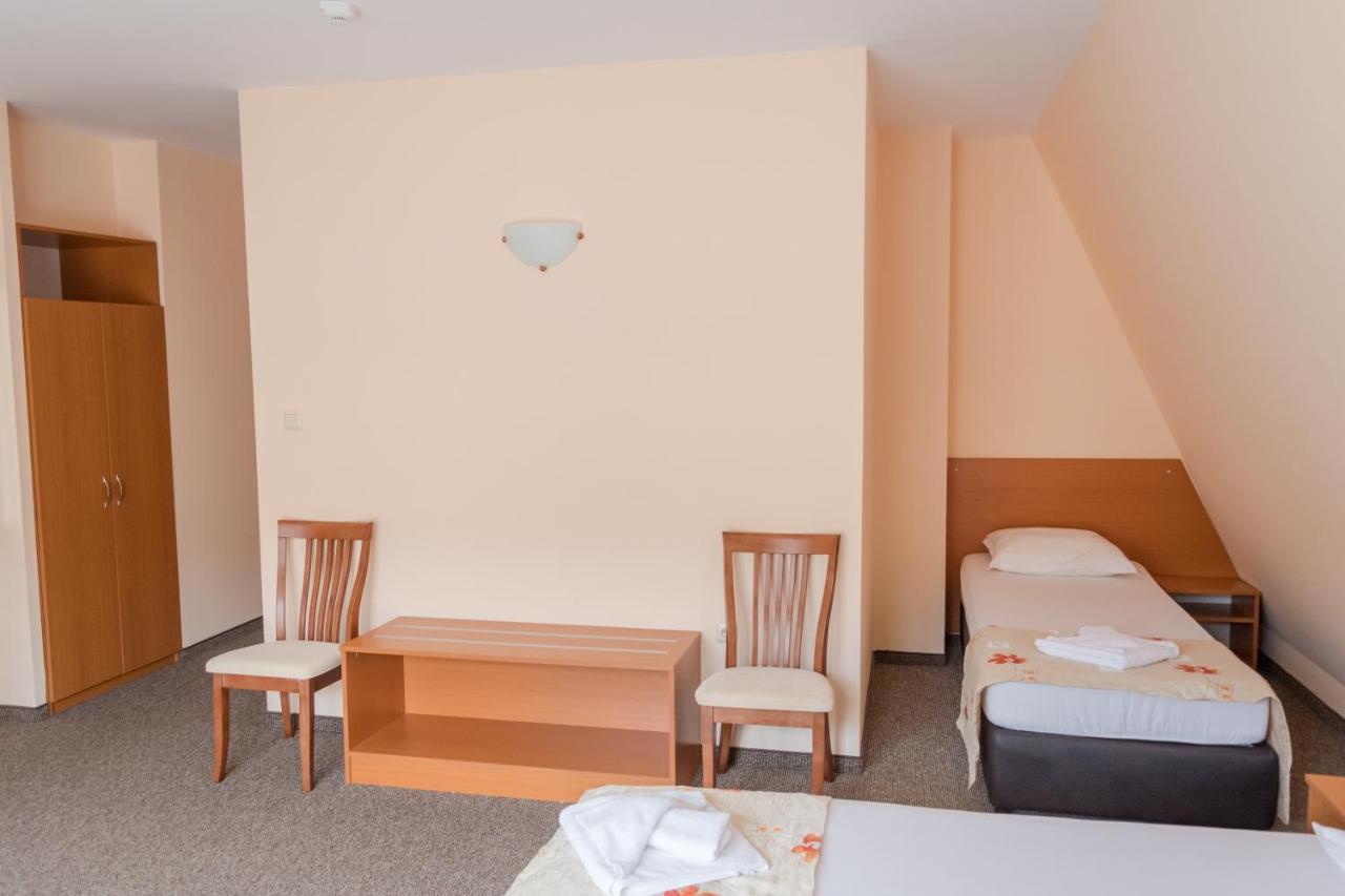 Hotel Eva Ravda Luaran gambar