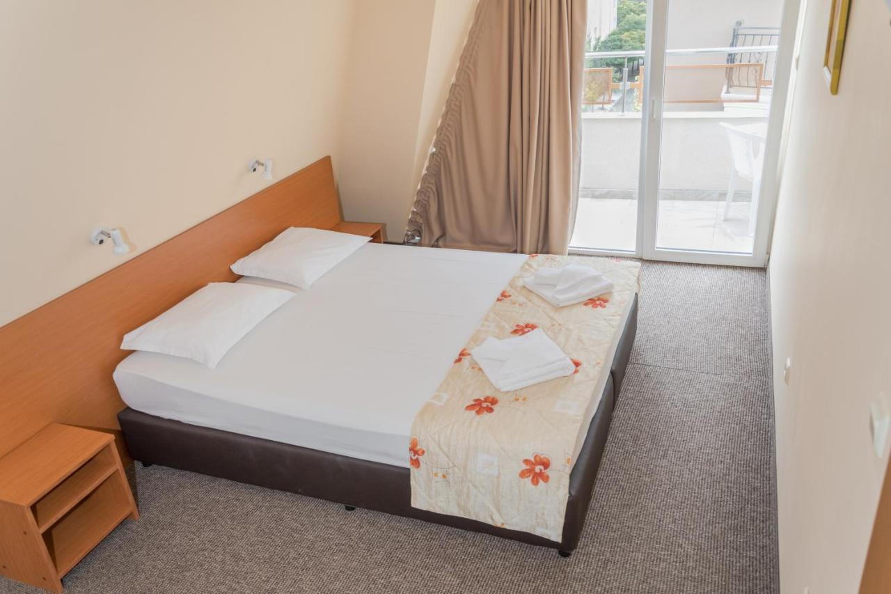 Hotel Eva Ravda Luaran gambar