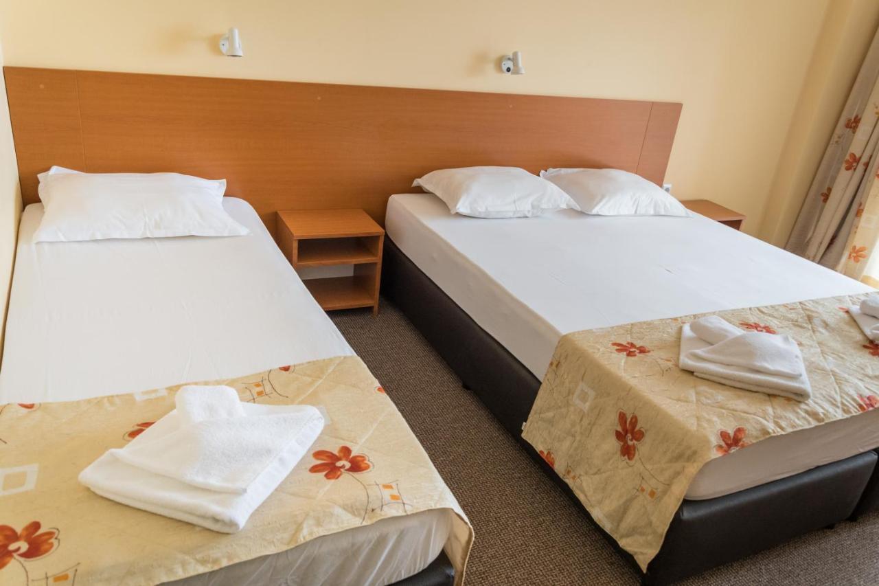 Hotel Eva Ravda Luaran gambar