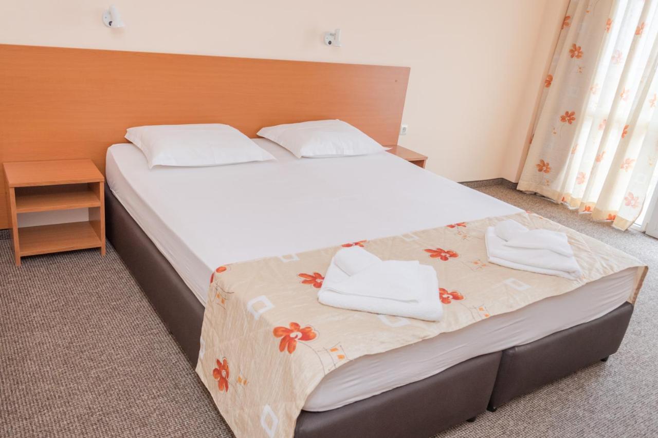 Hotel Eva Ravda Luaran gambar