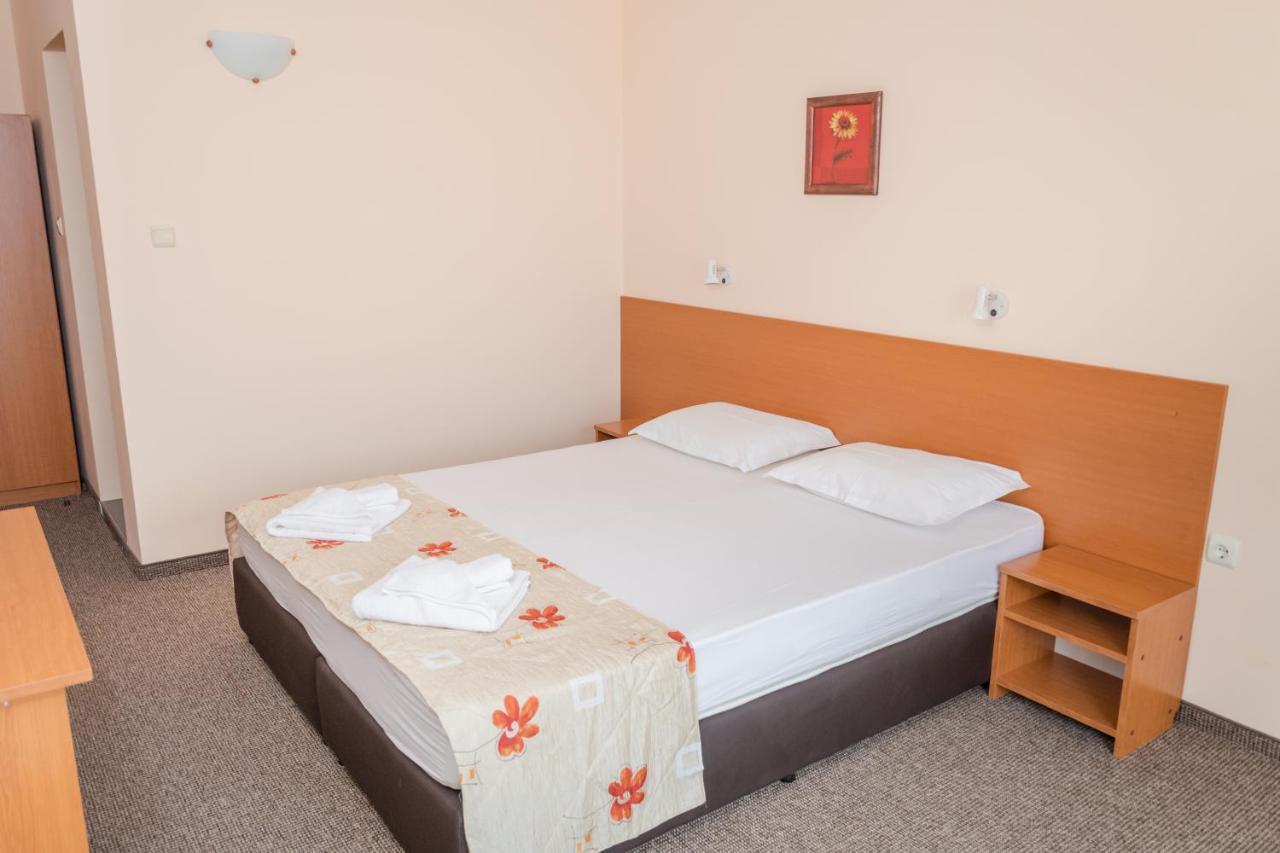 Hotel Eva Ravda Luaran gambar